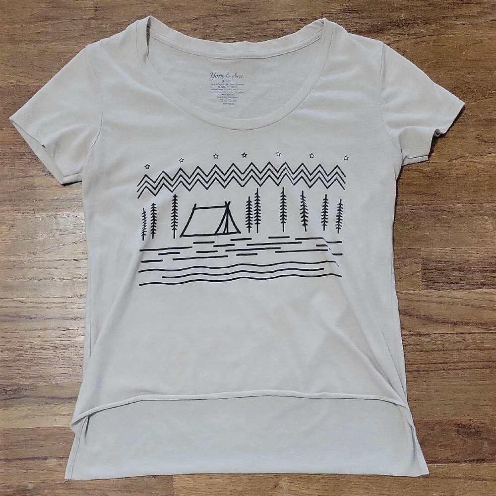 🔵3/$13 Yarn & Sea Graphic Tee